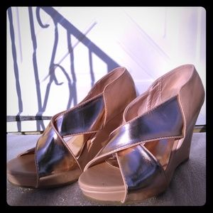 Ladies wedges in Blush, size 7.5.